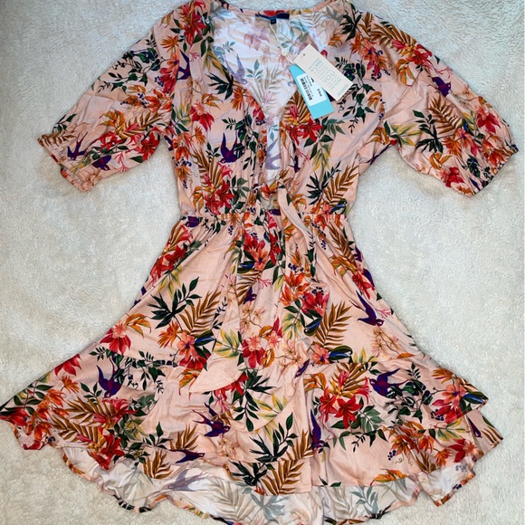 Shore Dresses & Skirts - Shore Brand Half Sleeve Floral Pink Dress with Tie Belt